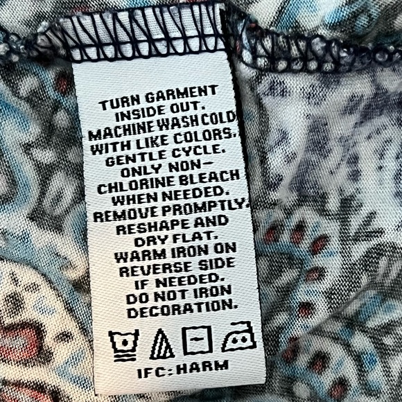 RXB Sleeveless V-Neck Blouse - Picture 5 of 6